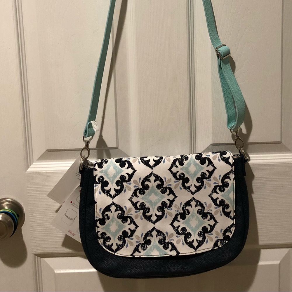 New Thirty-One Studio Classic with Crossbody Strap